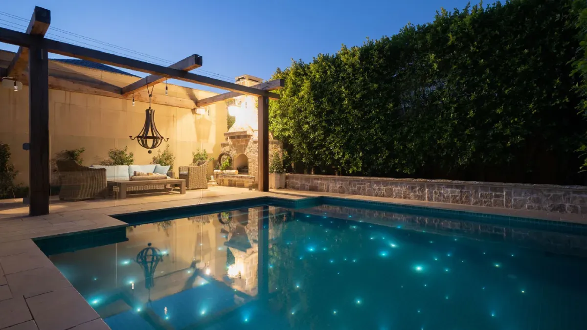 NAK6659 US New Pool Buyers Guide V2_pages-to-jpg-0027