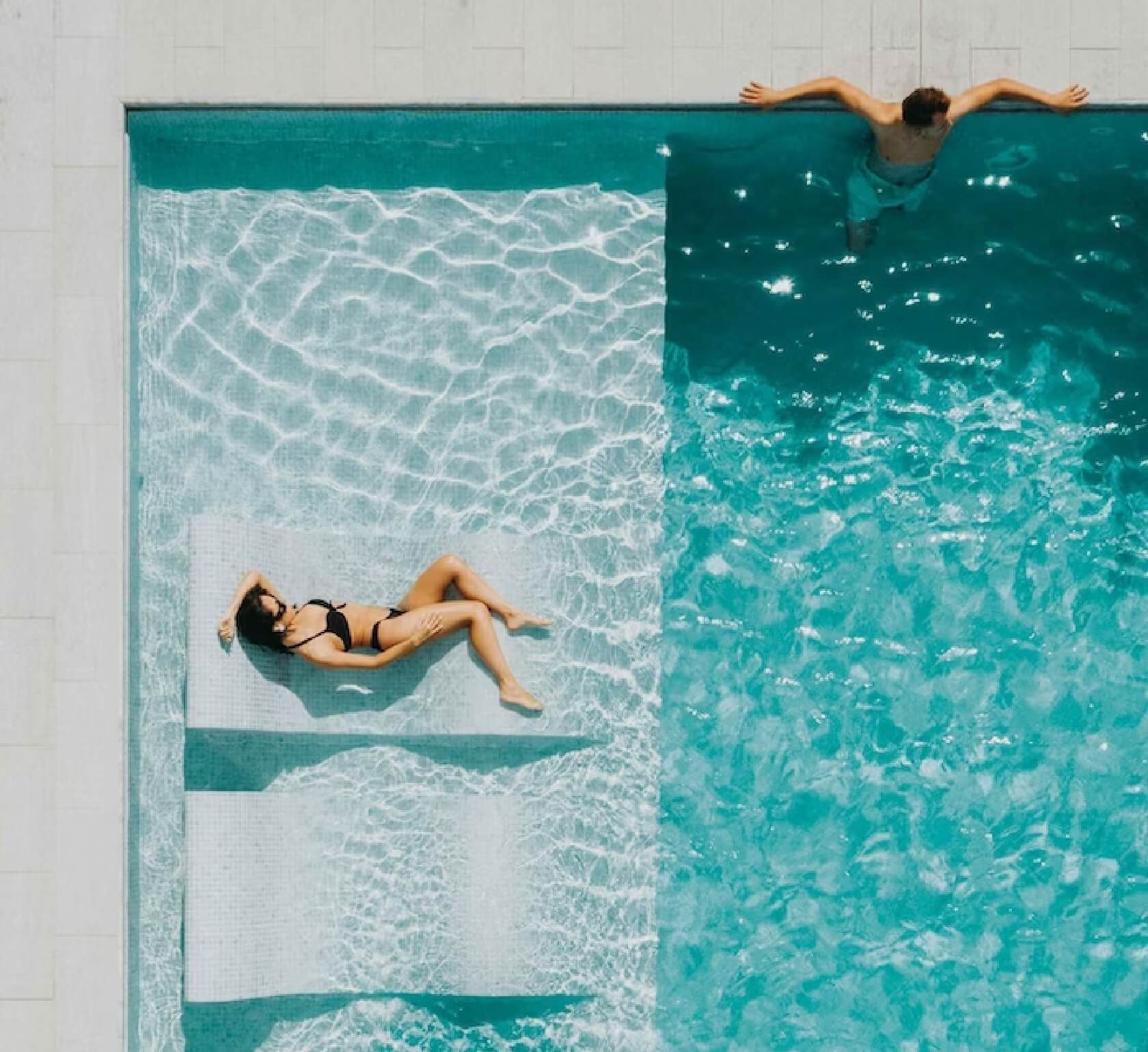 relax pool